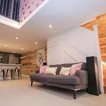 Steine House - Central- By Brighton Holiday Lets